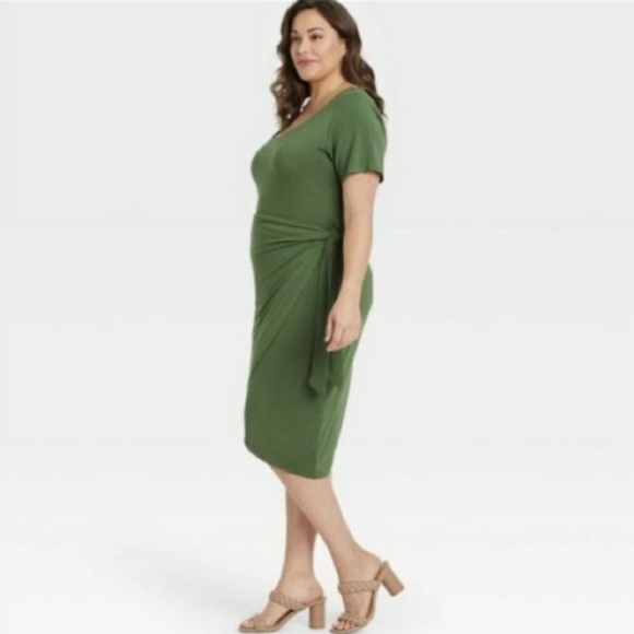 Ava & Viv Green Faux Wrap Midi Dress - Picture 2 of 11